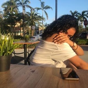 Meet your Posher, Em